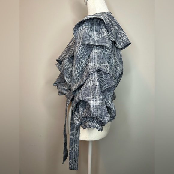 Cqbycq plaid puff shoulder wrap top Size Medium blouse - Picture 2 of 10